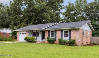 215 Sheffield Rd, Jacksonville, NC 28546