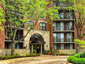 509 Aurora Ave Unit 203, Naperville, IL 60540