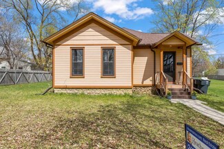 826 W Walworth Ave, Whitewater, WI 53190