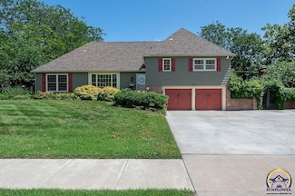 2021 SW 32nd St, Topeka, KS 66611