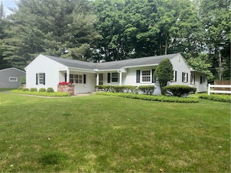 43 Harvest Rd, Fairport, NY 14450