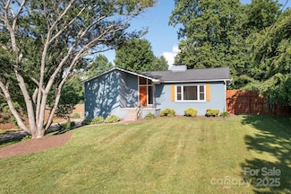 28 Spaulding Dr, Candler, NC 28715