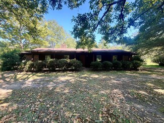 3 Lucy Rd, Laurel, MS 39443