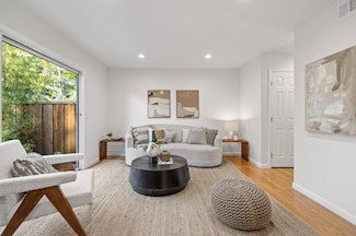 3152 Middlefield Rd, Palo Alto, CA 94306