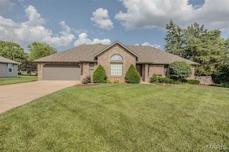 1620 Indian Creek Dr, Lebanon, MO 65536