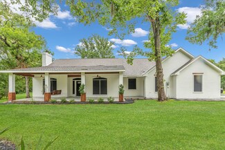 707 Cemetery Rd, Santa Fe, TX 77517