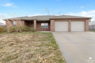5233 Stone Crest Dr, Manhattan, KS 66503