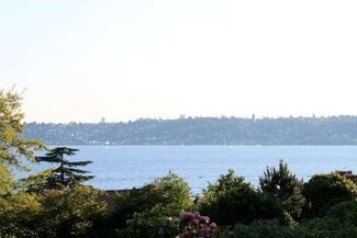 8605 NE 5th St, Medina, WA 98039