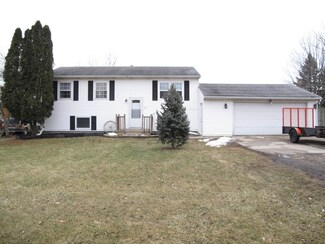 920 W Harrison St, Saybrook, IL 61770