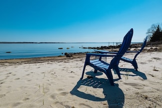 12 Taunton Ave, Marion, MA 02738
