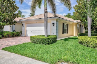 923 Magdalena Rd, Palm Beach Gardens, FL 33410