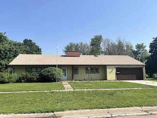 903 2nd Ave NE, Clarion, IA 50525