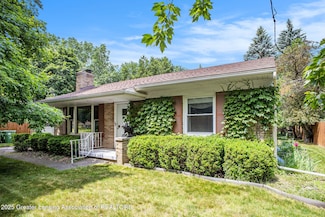 2782 Roseland Ave, East Lansing, MI 48823