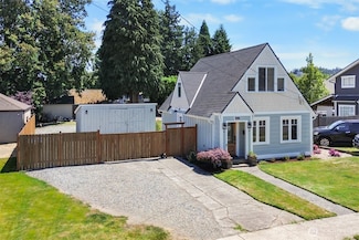 709 7th St SW, Puyallup, WA 98371