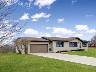 202 Eagle Dr, Mc Gregor, IA 52157