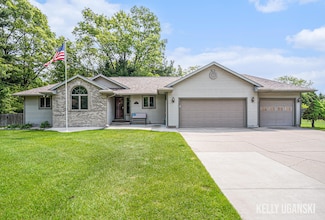 7460 Anthony St, Whitehall, MI 49461