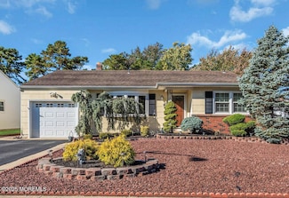 266 Westbrook Dr, Toms River, NJ 08757