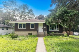 4952 4th St NE, Columbia Heights, MN 55421