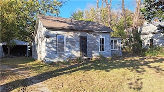 306 W 5th St, Longton, KS 67352