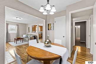 4464 S 61st St, Omaha, NE 68117