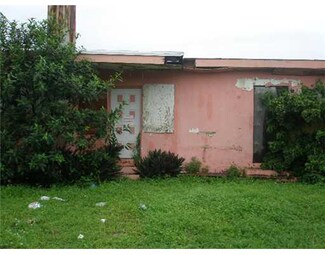 1701 NW 70th St, Miami, FL 33147