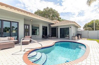 141 Orange Dr, Boynton Beach, FL 33436