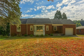 486 Scotland Ln, New Castle, PA 16101