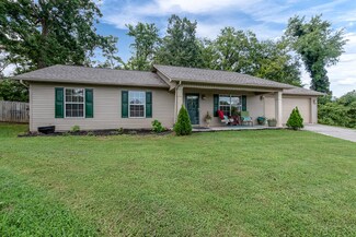 2402 Quantico Dr, Maryville, TN 37804