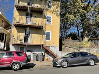 22 Oak St, Naugatuck, CT 06770