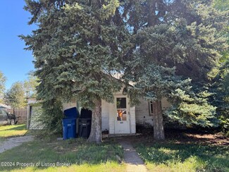 122 9th Ave W, Dickinson, ND 58601