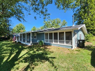 19342 Hillcrest Ln, Cassville, MO 65625