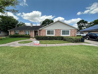 9306 Bollingbrook Dr, Houston, TX 77083