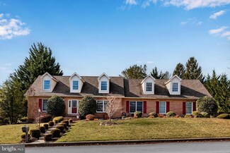 2074 Fairway Ln, Harrisburg, PA 17112