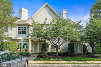 704 Dresher Woods Dr, Dresher, PA 19025