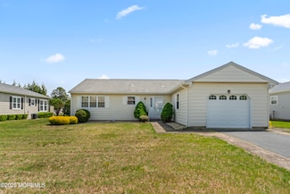 8 Mayaquez Ln, Toms River, NJ 08757