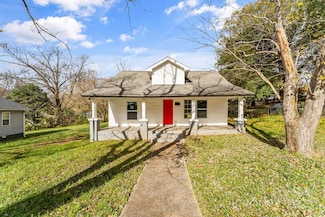 612 E E St, Newton, NC 28658