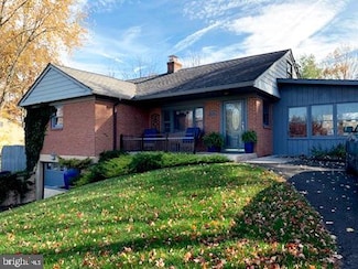 1625 Clearbrook Rd, Lansdale, PA 19446