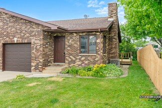 845 Carol Ave, Woodstock, IL 60098