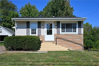 1021 Stratford St, Barberton, OH 44203