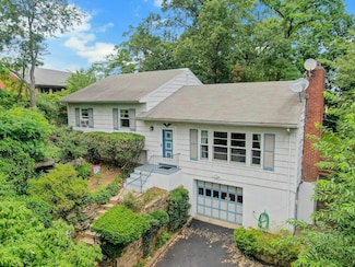 9 Harrington Place, Mamaroneck, NY 10543