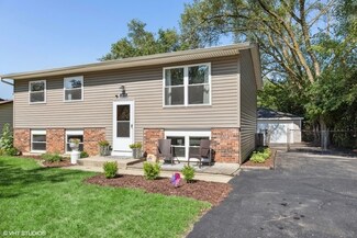 207 Bedford Rd, Bolingbrook, IL 60440