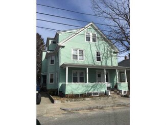 54 Wood St, Warren, RI 02885