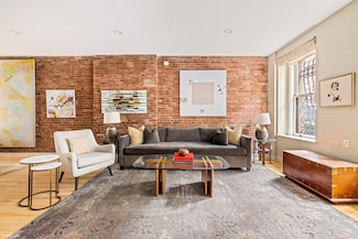 46 W 90th St Unit TH, New York, NY 10024