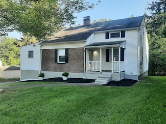 15 Spackenkill Rd, Poughkeepsie, NY 12603