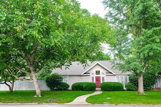 2910 W Devon Rd, Muncie, IN 47304