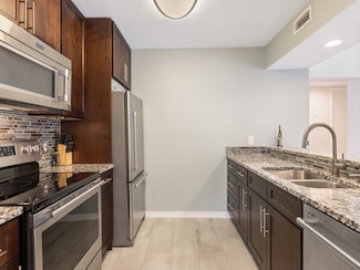 8 Plantation Dr Unit 204, Vero Beach, FL 32966