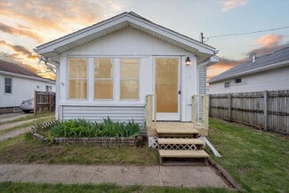 2118 Crest Ave, Jackson, MI 49203