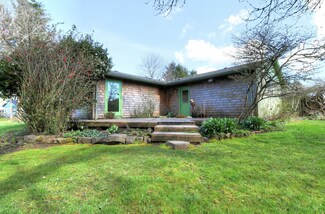 217 SW Tenas St, Siletz, OR 97380