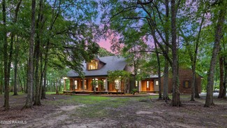 110 Interlaken Dr, New Iberia, LA 70563