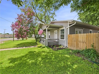 417 S Commerce St, Bremond, TX 76629